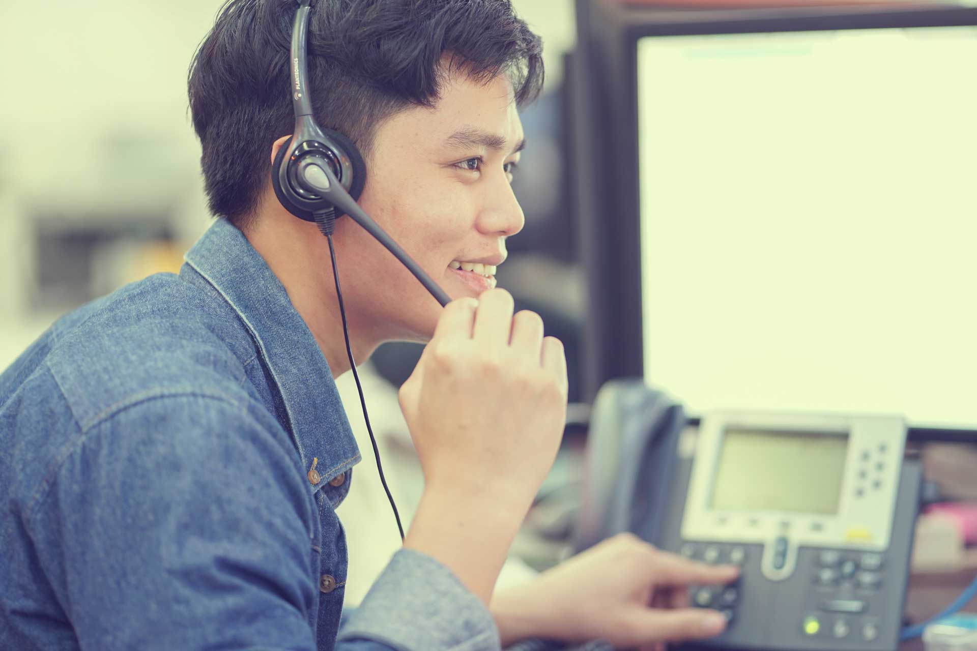 get-involved-phone-worker-wa-recovery-line Recovery Line Phone Worker